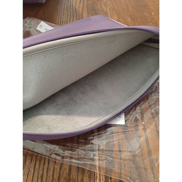 New Wocadi 5-in-1 Purple Floral MacBook Pro 13" Sleeve and Protection Kit - Picture 5 of 6